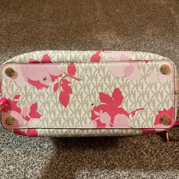 Michael Kors Purse - Picture 2 of 8